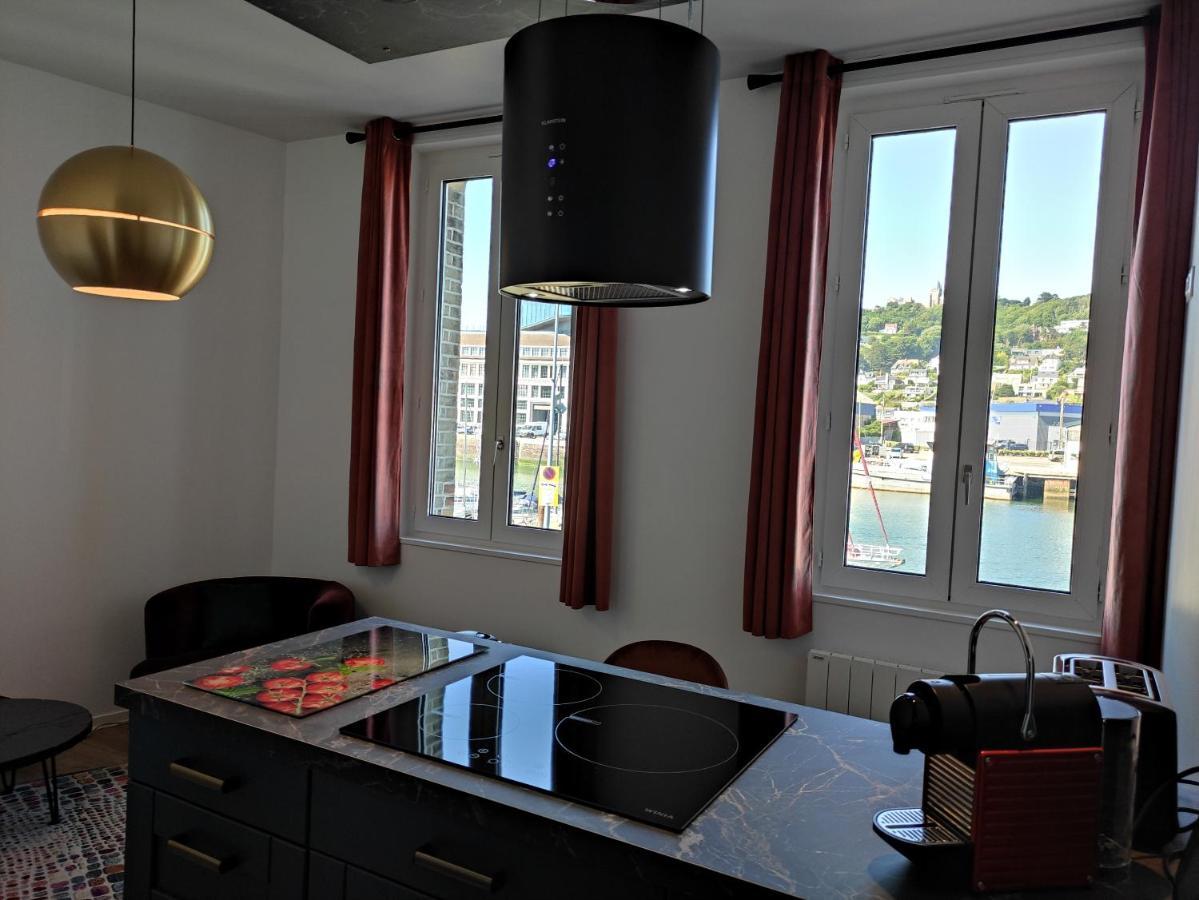 Le Reflet Des Voiles Face Au Port De Apartment *
