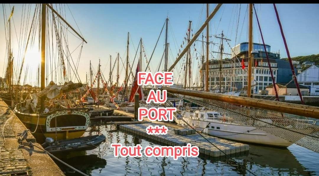 Le Reflet Des Voiles Face Au Port De Apartment